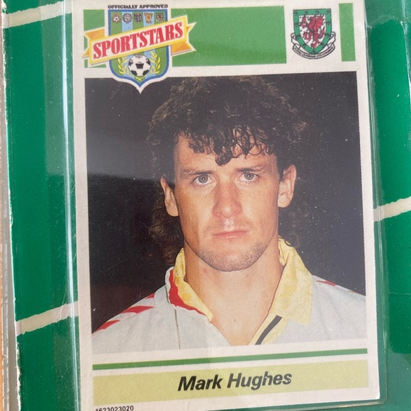Vintage Sportstars Mark Hughes Action Figure and Trade Card - Picture 3 of 4